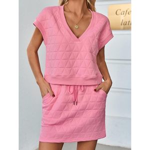 Fisoew Conjunto de 2 piezas para mujer, top de manga corta con cuello en V y minifalda, conjunto informal para estar en casa, primavera y verano, tejido transpirable - Product Image 2