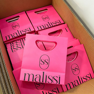 Customized Luxury Hot Pink Boutique Paper Merchandise Gift <b>Bag</b> With Die-cut Handle for Beauty Hair Salon Packaging - Product Image 4