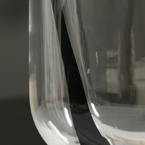<span class=keywords><strong>Vase</strong></span> en <span class=keywords><strong>verre</strong></span> de cristal clair minimaliste moderne ligne noire Vases à fleurs décoratifs pour la décoration intérieure et la décoration de mariage - Product Image 4