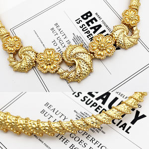 2023 नई डिजाइन के गहने समुंदर के लुटेरे श्रृंखला के साथ गोल्डन हिप्पोकैम्पस आकर्षण सोने के गहने सेट हार - Product Image 4