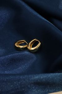 Tianyu Gems Brass <b>Gold</b>-plated Classic <b>Vintage</b> Minimalist Horseshoe Huggie <b>Earrings</b> Without Gemstones - Product Image 4