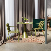 Chaises d'extérieur empilables nordiques bon marché en gros Chaise de salle à manger de restaurant en plastique PP pour hôtel moderne pour événements Café