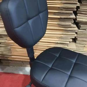 Chaise de salon confortable avec revêtement en cuir PU - Product Image 5