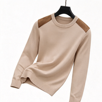Pull en maille de laine mélangée pour homme, style tactique, motif uni, manches longues, épaule contrastante avec patch en daim, respirant pour l'hiver