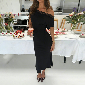 Robe longue élégante à queue de poisson, couleur unie, simple, sexy, à épaules dénudées, avec panneau en dentelle, cintrée à la taille - Product Image 3