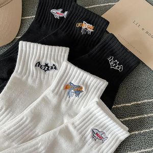 Chaussettes de Basketball Unisexe pour Adultes en Gros Logo Brodé Personnalisé OEM Multicolores Chaussettes de Sport en Coton de Marque pour Hommes - Product Image 3