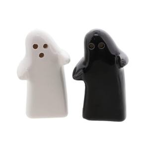 Inicio Salero y Pimentero Accesorios de Mesa de Halloween Abrazando Fantasmas - Product Image 1