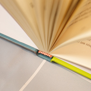 Impression de livre d'images relié à la main sur mesure, couleur intégrale, livre d'histoire de luxe pour enfants - Product Image 1
