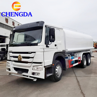 Segunda mano SINOTRUK HOWO 6X4 15000 20000 25000 Litro 10 ruedas Camión cisterna de agua en venta
