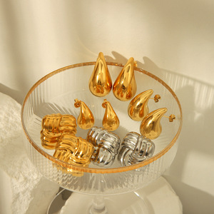 BOYI 100 Designs Bijoux de mode en acier inoxydable plaqué or inaltérable, boucles d'oreilles pendantes géométriques et puces d'oreilles - Product Image 2