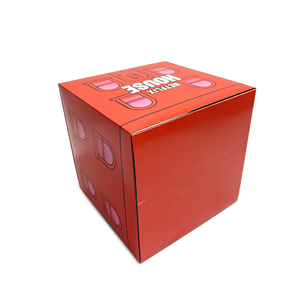 Boîte cadeau haut de gamme écologique rouge inspirée de <span class=keywords><strong>la</strong></span> série <span class=keywords><strong>Netflix</strong></span> |   Emballage en carton ondulé avec fenêtre découpée |   Boîte mystère de forme personnalisée - Product Image 2