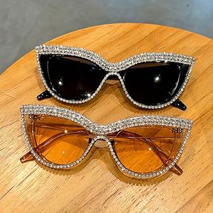 Gafas de Sol de Moda con Diseño de Ojo de Gato S504 de Lujo para Mujer y Hombre, con Brillantes de Imitación, Ideales para Fiestas y Eventos - Product Image 3