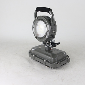 Lámpara de Trabajo Portátil a Prueba de Explosiones con Base Magnética para Muelles de Carga y Materiales Inflamables - Product Image 3