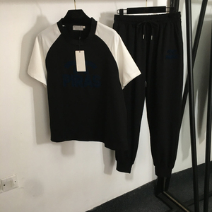 Ensemble de vêtements de luxe pour créateurs, t-shirt à manches courtes color-block avec lettrage brodé floqué, pantalon décontracté - Product Image 1