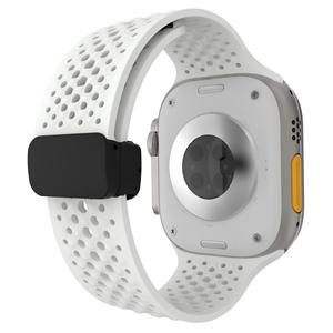 Bracelet de montre en silicone à boucle magnétique ventilée, compatible avec Apple Watch Ultra 9876543210 séries SE - Product Image 6