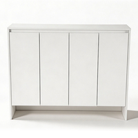 Meuble à chaussures sur mesure pleine hauteur pour entrée, avec miroir et quincaillerie personnalisée, en panneaux de bois multiples, pour villa et appartement