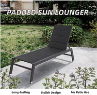 Chaise longue pliante moderne d'extérieur en aluminium avec coussins rembourrés inclinables pour jardin, hôtel, plage, piscine, salon