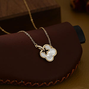 उच्च अंत महिलाओं की सुरुचिपूर्ण क्लैविकल श्रृंखला हार असली सोने इलेक्ट्रोप्लेटेड सूक्ष्म-पेल्ड जिरकॉन प्राकृतिक खोल चार पत्ती - Product Image 1