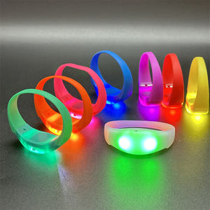 Çevre dostu NFC RGB kablosuz LED <span class=keywords><strong>DMX</strong></span> bilezikler RFID radyo uzaktan kumanda konser dekor gece promosyon parti malzemeleri için - Product Image 3
