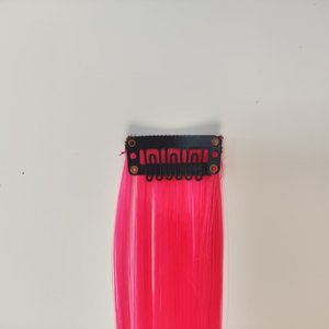 Extensions de <span class=keywords><strong>cheveux</strong></span> à clipser en fibre haute température soyeuse et douce, mèches colorées effet peekaboo pour toutes les occasions - Product Image 3