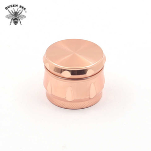 Molinillo de hierbas de Metal de 4 capas Joli para tiendas de humo, suministros, máquina para hacer cigarrillos, accesorios para fumar tabaco - Product Image 1