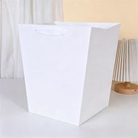 Sacs cadeaux en papier trapézoïdaux en gros avec poignées en ruban et fenêtre transparente – Emballage décoratif pour boutiques, événements et vente au détail