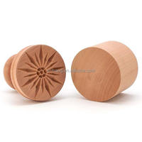 Moule à pâte Corzetti en bois imprimé, motif étoile alpine et edelweiss