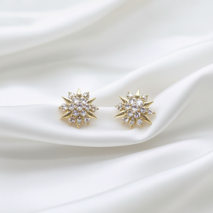 Orecchini a lobo di lusso placcati oro a forma di fiocco di neve con strass di cristallo per donna, gioielli in oro 18 carati per l'uso quotidiano - Product Image 2