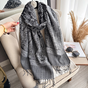 Eleganti sciarpe da <span class=keywords><strong>donna</strong></span> in stile cinese con nappe con barba stampate agli anacardi stile etnico classico per l'inverno - Product Image 3