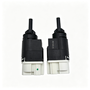 NUOVO Interruttore Luce Freno a 4 Pin OE253206170R Compatibile con Renault Clio Trafic Master Laguna <span class=keywords><strong>Kangoo</strong></span> Dacia Logan Sandero Ricambio - Product Image 1