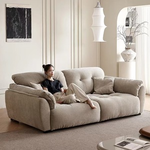 Canapé moderne en tissu trois places avec dossier capitonné et accoudoirs roulés pour salon - Product Image 3