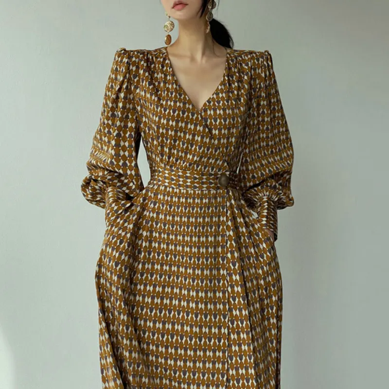 Butik toptan bahar yeni 2022 moda v yaka rahat uzun kollu kore tarzı baskı vahşi kadın elbise