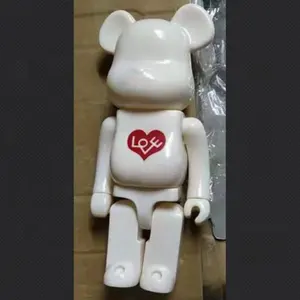 Özel yapılmış reçine el sanatları enerjik ve sevimli Bearbrick kapalı