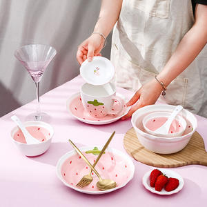 Service de vaisselle en céramique Série Fraîcheur Fraise – Bol à soupe et assiette mignons, résistants au four, style moderne pour la cuisine domestique - Product Image 2