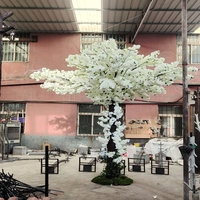 Kommerzieller 2,4 m hoher rosa-weißer Kirschblütenbaum - Umweltfreundlicher Seidenbaum mit LED-Lichtern, Schmetterlingen und Vögeln für Einkaufszentren und Hoteldekoration
