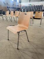 Chaise de conférence ergonomique moderne rembourrée en contreplaqué avec structure chromée pour banquets et formations
