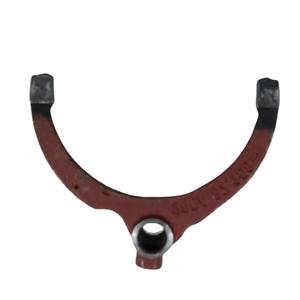 Fourchette de changement de vitesse de boîte de vitesses haute puissance 1004-2004 (3ème et 4ème vitesse) pour pièces de tracteur, état neuf et d'occasion - Product Image 1