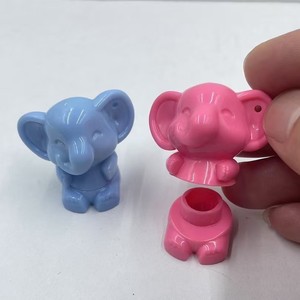 Vente en gros de produits Baume à lèvres vide en forme de petit éléphant avec porte-clés bricolage Conteneur de luxe <span class=keywords><strong>Tube</strong></span> de boue pour les lèvres Emballage cosmétique - Product Image 1