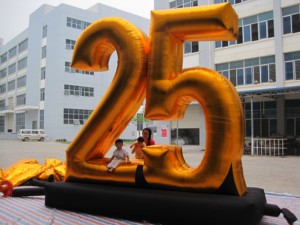 Inflatable Golden number 25 for outdoor sale advertising events - Product Image 3