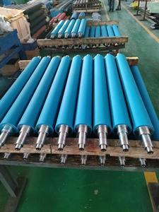 بكرات مطاط سيليكون بلاستيكية للتصفيح مصنوعة خصيصًا للاستخدام الصناعي الحراري مثل مصانع الغزل جلد الخشب الرقائقي والنسيج - Product Image 3