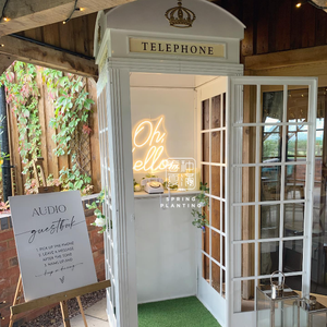 Stand de cabine téléphonique londonienne avec livre d'or audio, panneau de bienvenue et fonction photo pour événements de mariage - Product Image 2