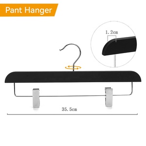 Cintre en plastique avec revêtement en caoutchouc pour vêtements noirs, pantalons et jupes, cintres en <span class=keywords><strong>boutique</strong></span> pour magasins de vêtements. - Product Image 4