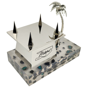 Modelo <span class=keywords><strong>de</strong></span> base <span class=keywords><strong>de</strong></span> cristal <span class=keywords><strong>de</strong></span> vaca 3D <span class=keywords><strong>de</strong></span> gama alta personalizado recuerdo turístico aleación <span class=keywords><strong>de</strong></span> aluminio Metal plateado amor <span class=keywords><strong>arte</strong></span> popular para personal - Product Image 1