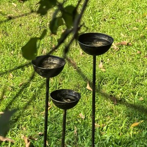 Recogedor de Agua de Lluvia Decorativo para Jardín, Adorno de Hierro de Tres Piezas para Exteriores, Estilo Vintage con Acabado Natural, Decoración para Patio y Jardín - Product Image 4