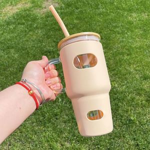 Meilleure vente : Tasse à eau pour voiture 32 oz, de voyage, avec poignée et paille, manchon en silicone, en verre, pour thé - Product Image 1