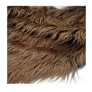 Vente en gros de tissus artificiels en fausse fourrure à poils longs en peluche bouclée de mongolie, tissu en peau d'agneau et en laine pour la décoration de vêtements - Product Image 5