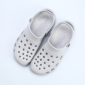 <span class=keywords><strong>Sabots</strong></span> légers pour hommes à bout fermé avec semelle intérieure en caoutchouc PVC EVA, chaussures de jardin pour l'été - Product Image 2