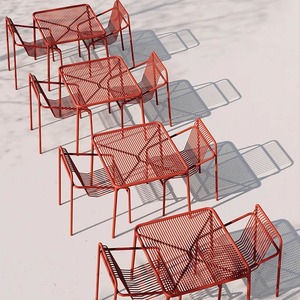 Set Moderno e Resistente di Sedia <span class=keywords><strong>Pieghevole</strong></span> in Metallo a Tre Pezzi e <span class=keywords><strong>Tavolino</strong></span> <span class=keywords><strong>da</strong></span> Tè per Esterni, Finitura Resistente ai Raggi UV per Hotel, Scuole e Cortili - Product Image 1