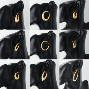 Pendientes de Aro Grandes y Gruesos Minimalistas de Moda para Mujer, Pendientes Geométricos Personalizados de Acero Inoxidable con Baño de Oro PVD de 18K - Product Image 5