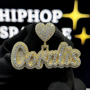 Pendentif personnalisé en forme de cœur avec nom, finition dorée, breloque lettre script sertie de pierres avec attache cœur, collier pour femmes et hommes - Product Image 4